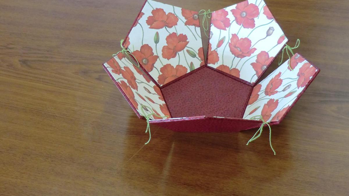 Cartonnage 13